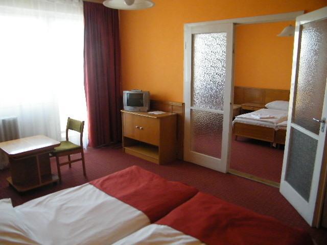 Hotel Magistern Siofok Bagian luar foto
